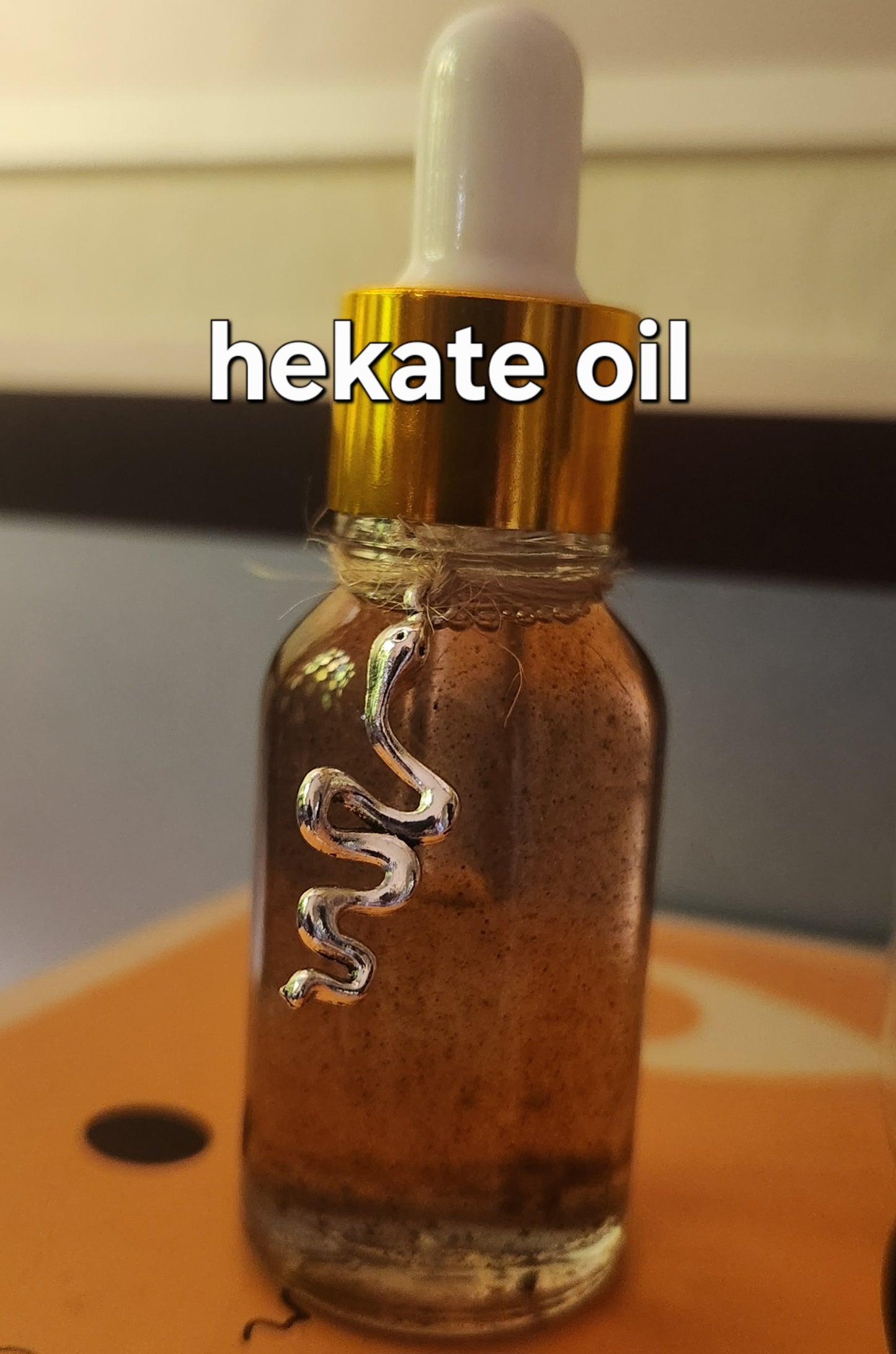 Hekate deity oil