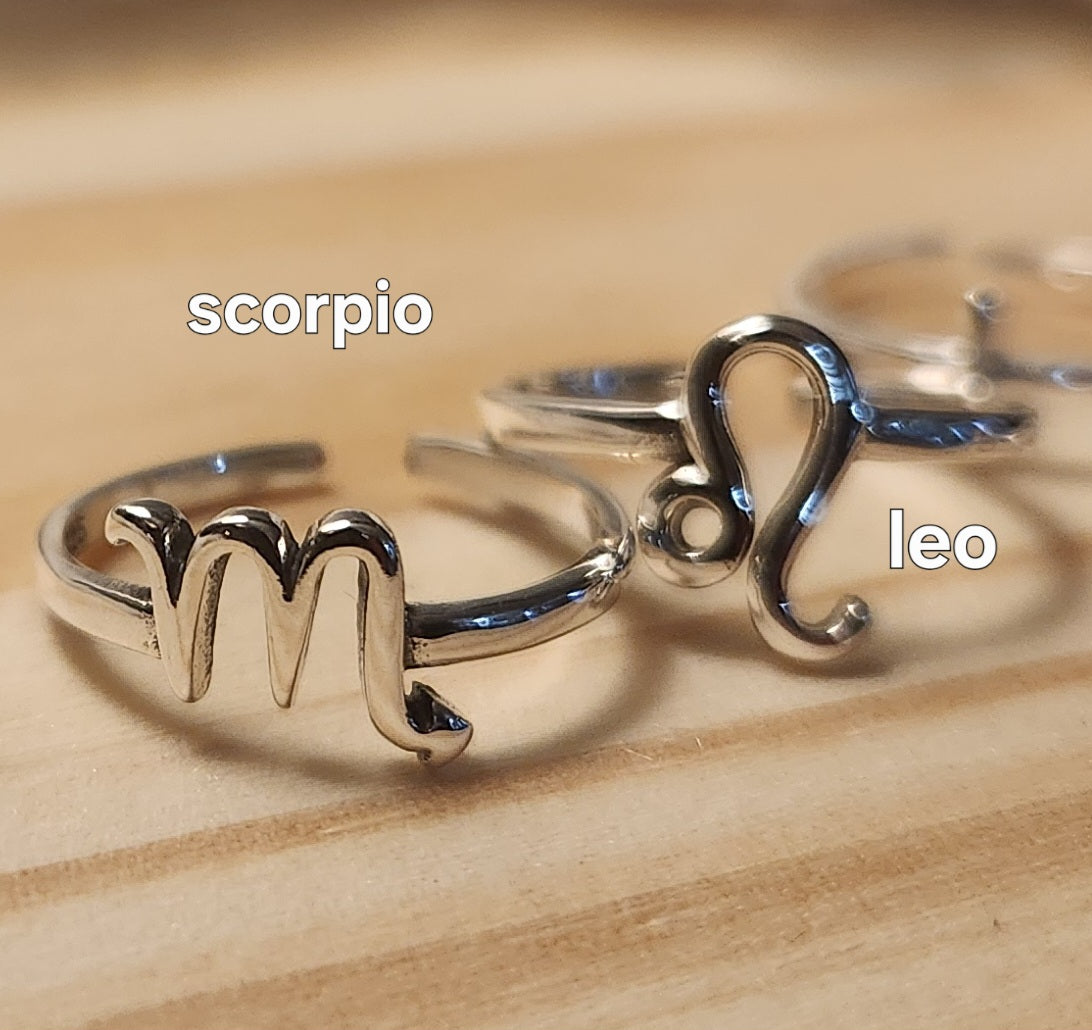Zodiac toe rings